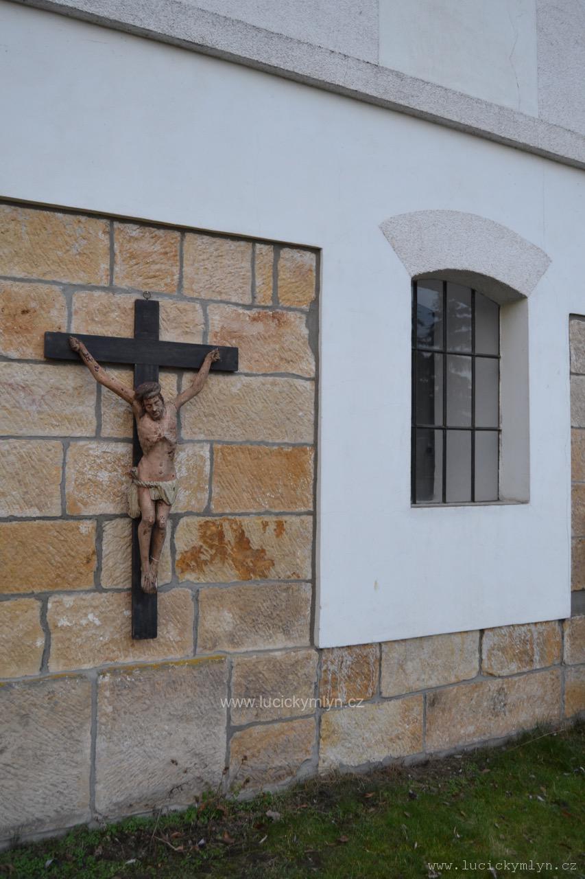 Większy krzyż z Chrystusem 1 Większy krzyż z Chrystusem