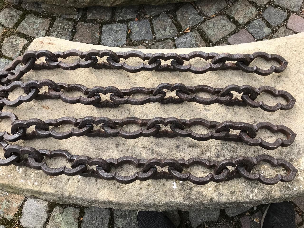Silné ozdobné řetězy z litého železa 14,7m