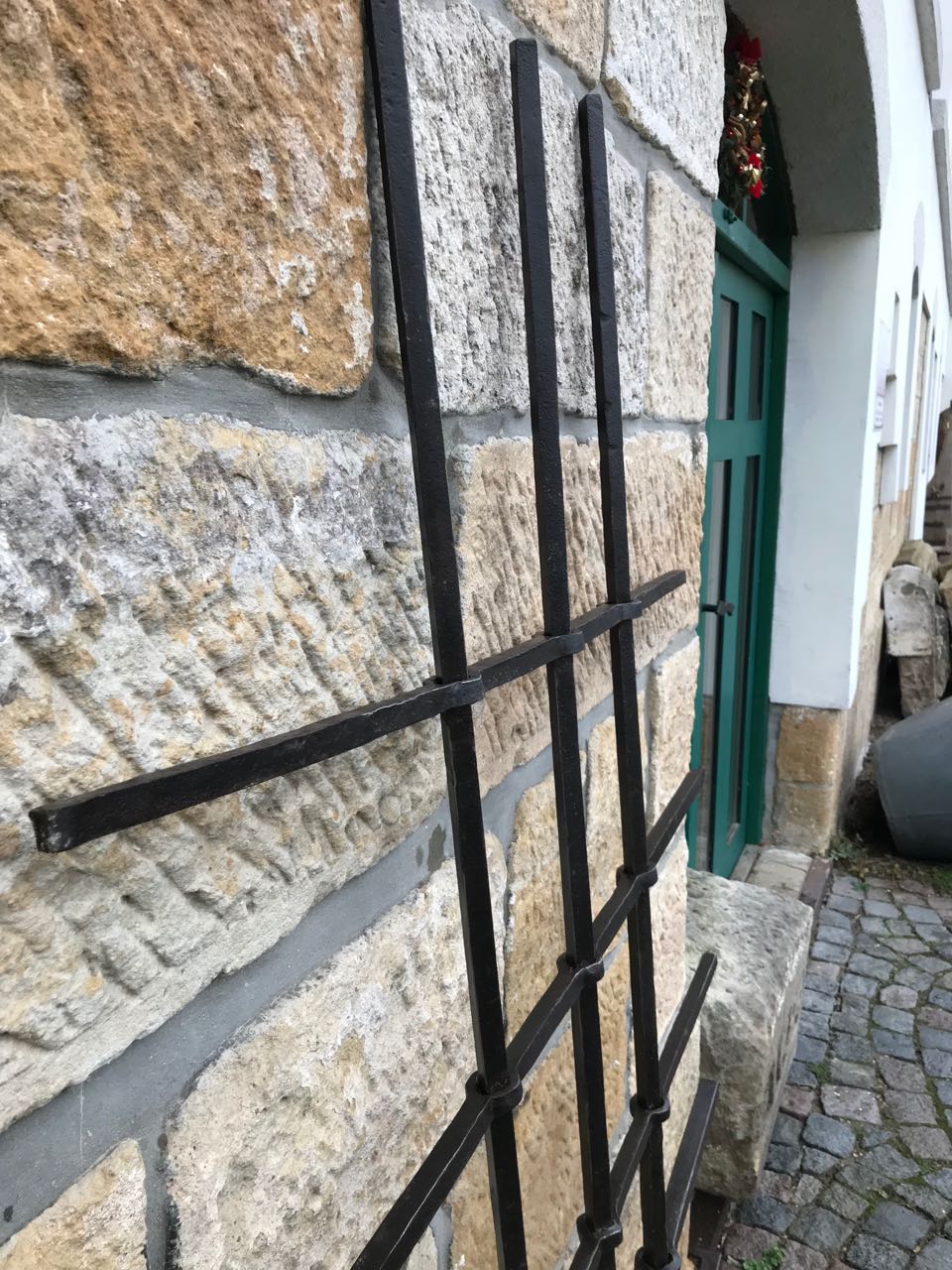 Kovaná okenní mříž 186x103cm