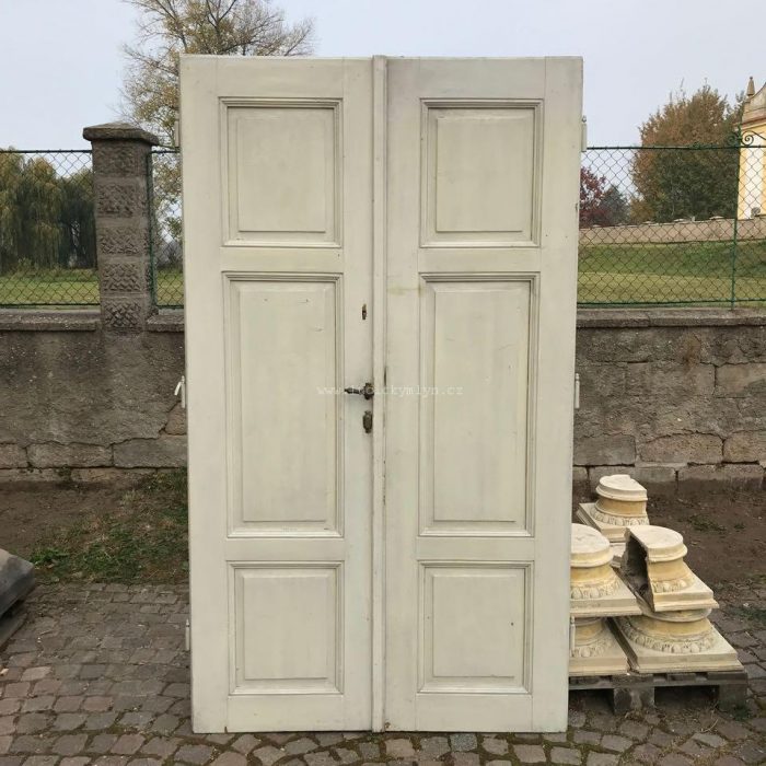 Dvoukřídlé dveře z poloviny 19. století A 219,5x123,9