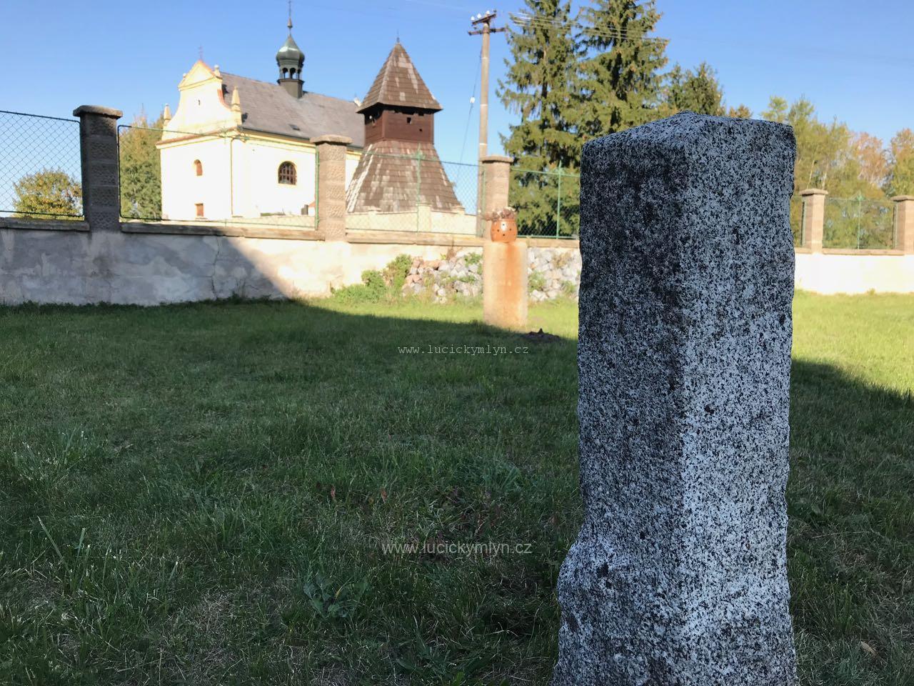 Žulový menší patník, A 1 Žulový menší patník, A
