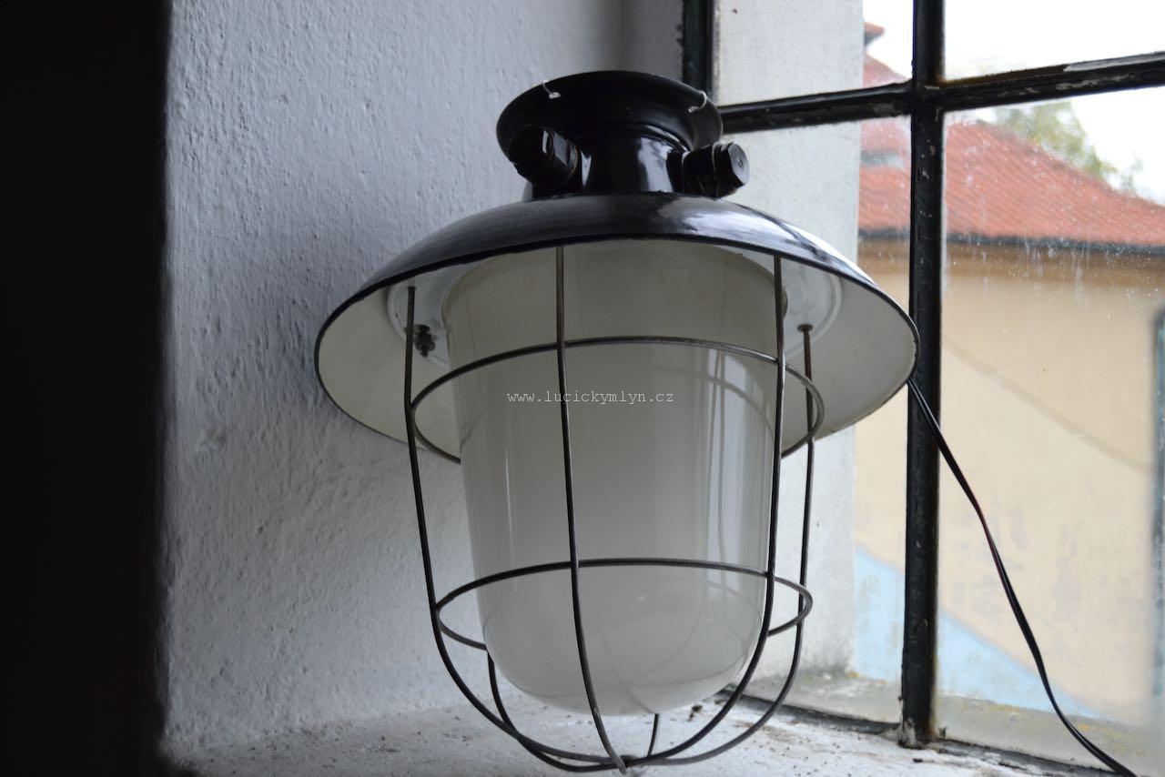 Kvalitní industriální stropní lampa, 4 ks