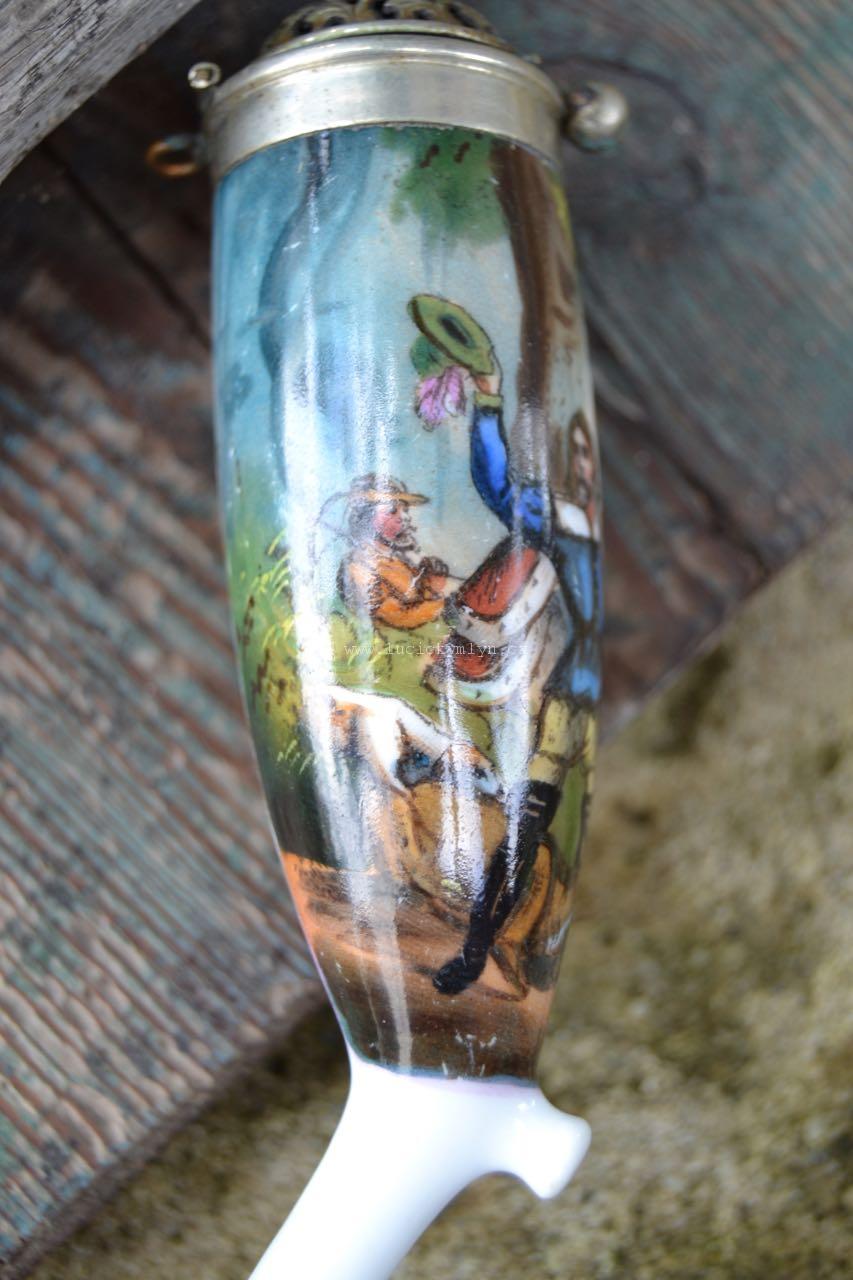 Malovaná porcelánová fajfka s obrázkem a nápisem „Král Václav na honbě“