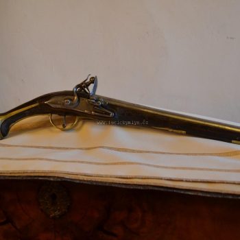 Originální křesadlová pistole ze závěru 18. stol. dlouhá 49 cm