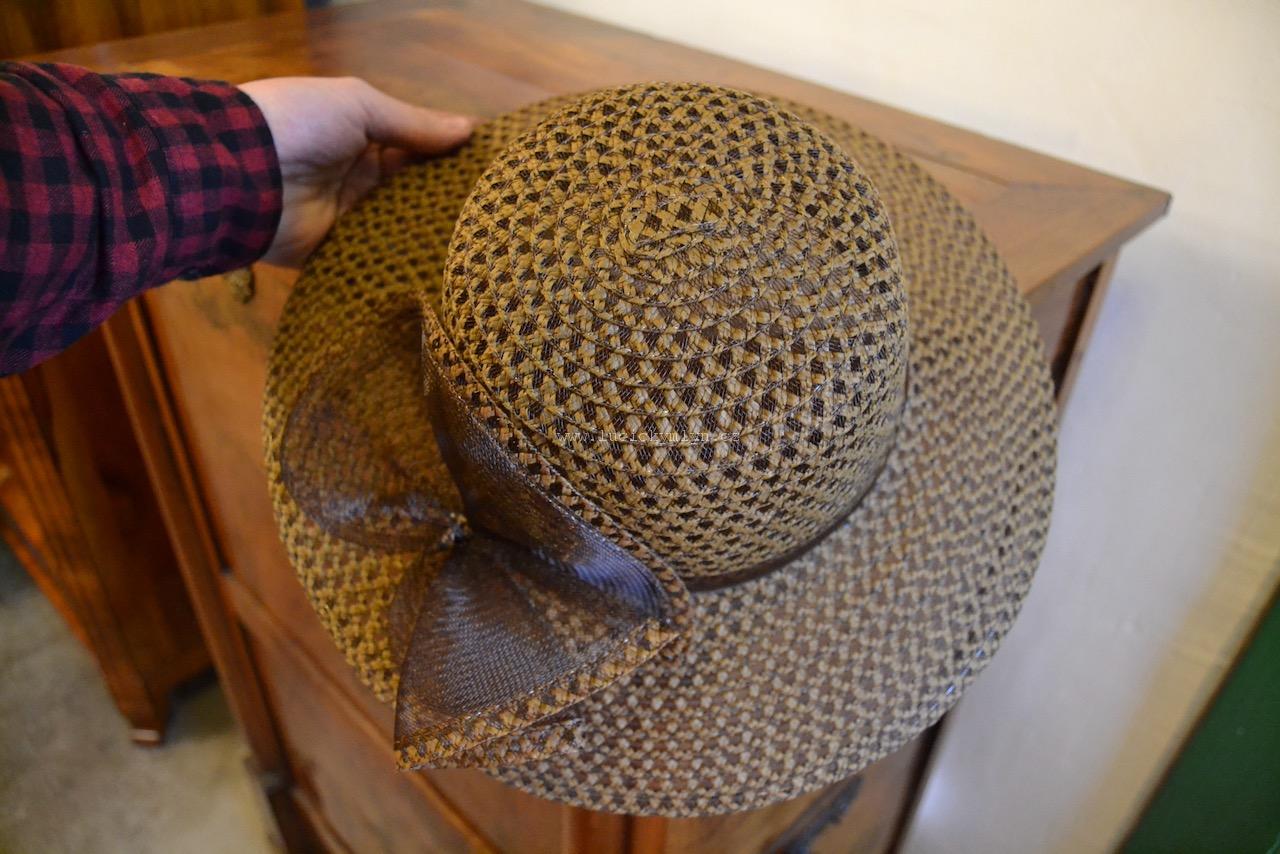 Luxusní dámský klobouk z první poloviny 20. stol.