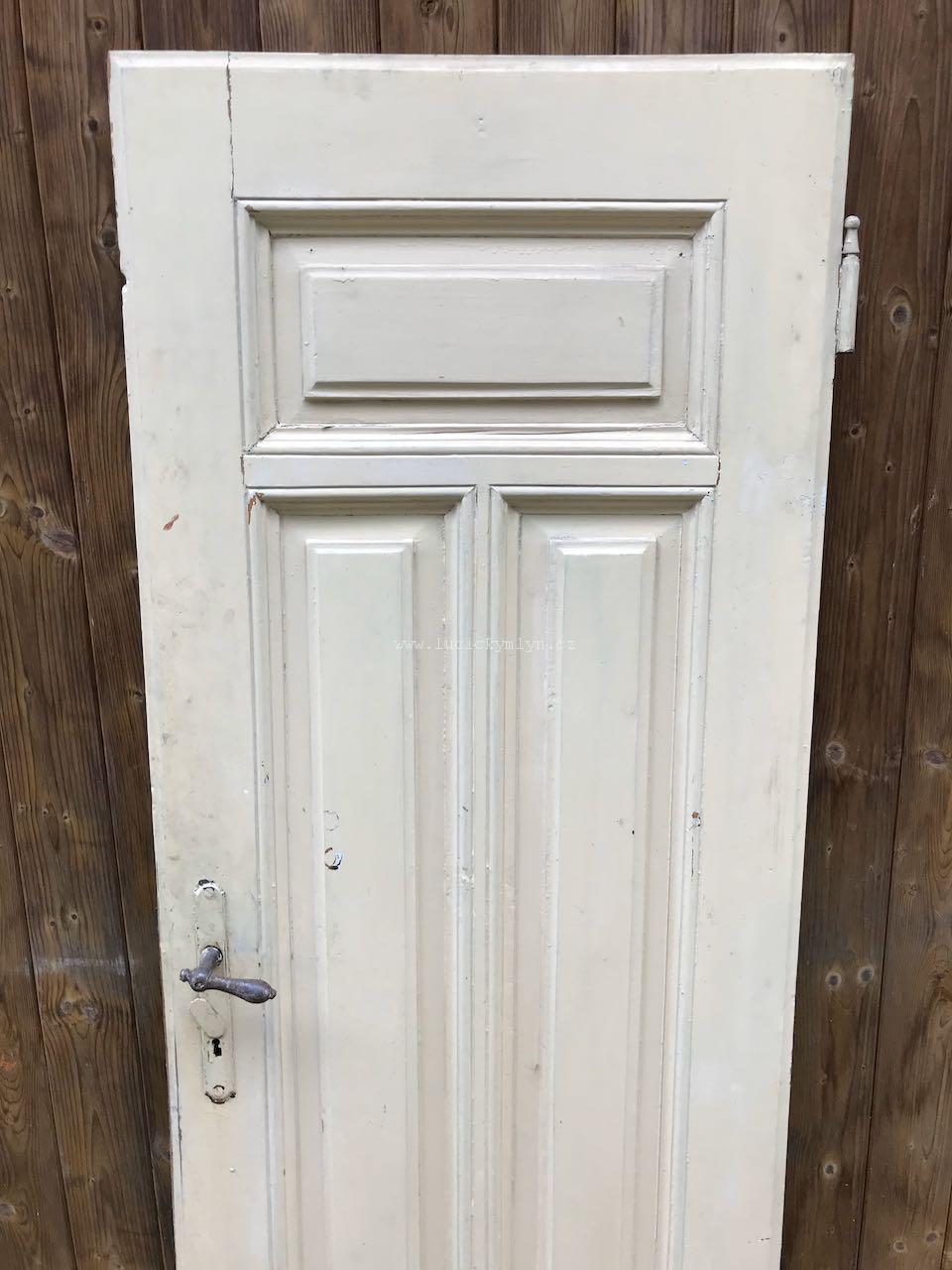 Menší kazetové dveře 171x64