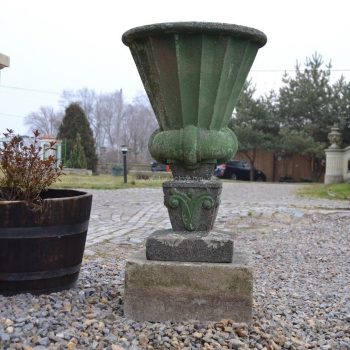 Originální zahradní váza art-deco na kvádrovém podstavci ze žuly - výška 90 cm