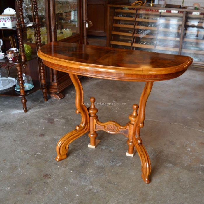 Konzolový stolek z ořechového dřeva ve stylu Louis Philippe