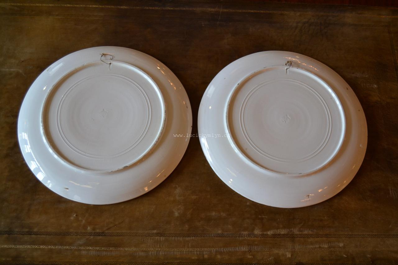 Závěsné malované talíře z konce 19. století, 2 kusy