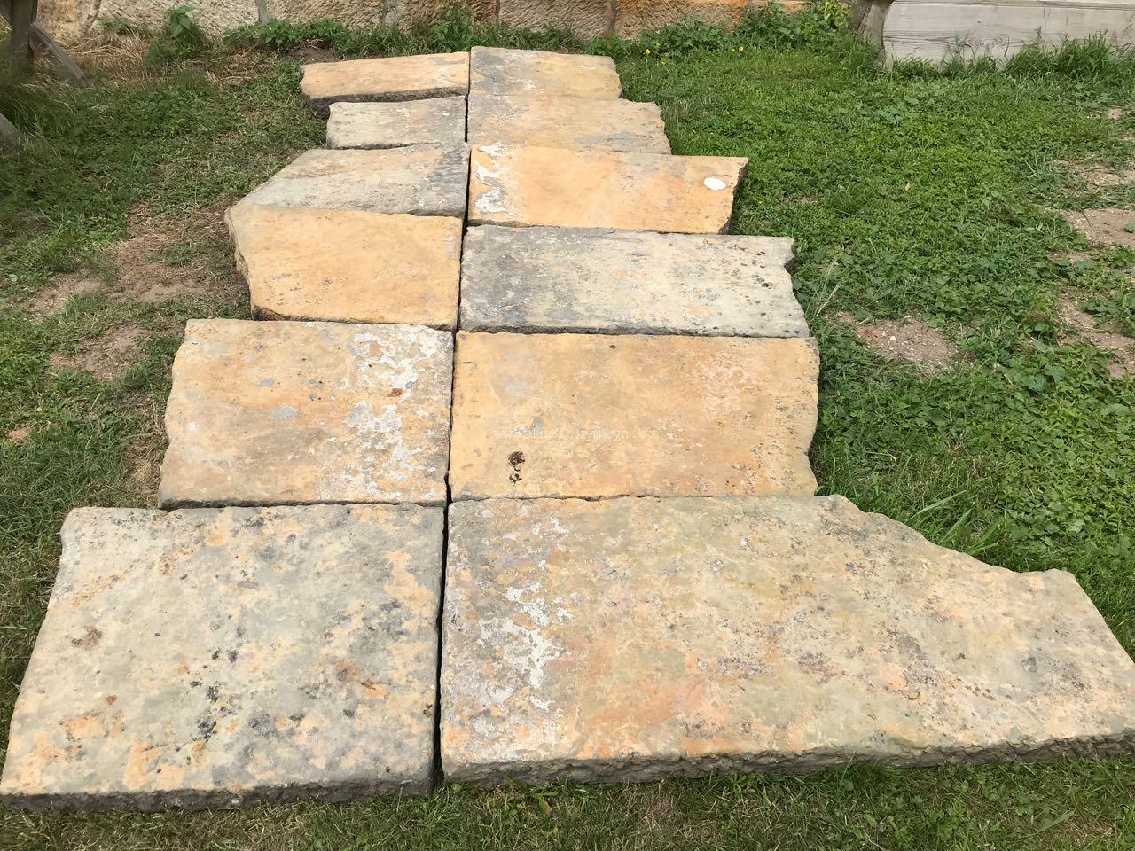 Pískovcové pochozí kamenné desky, 4,66m²