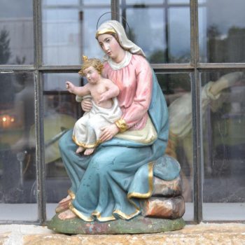 Řezaná soška sedící Madony s žehnajícím Ježíškem