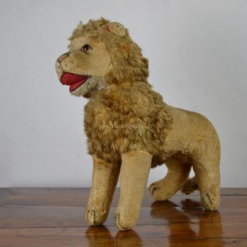 Originální prvorepubliková hračka krále zvířat - plyšový lev