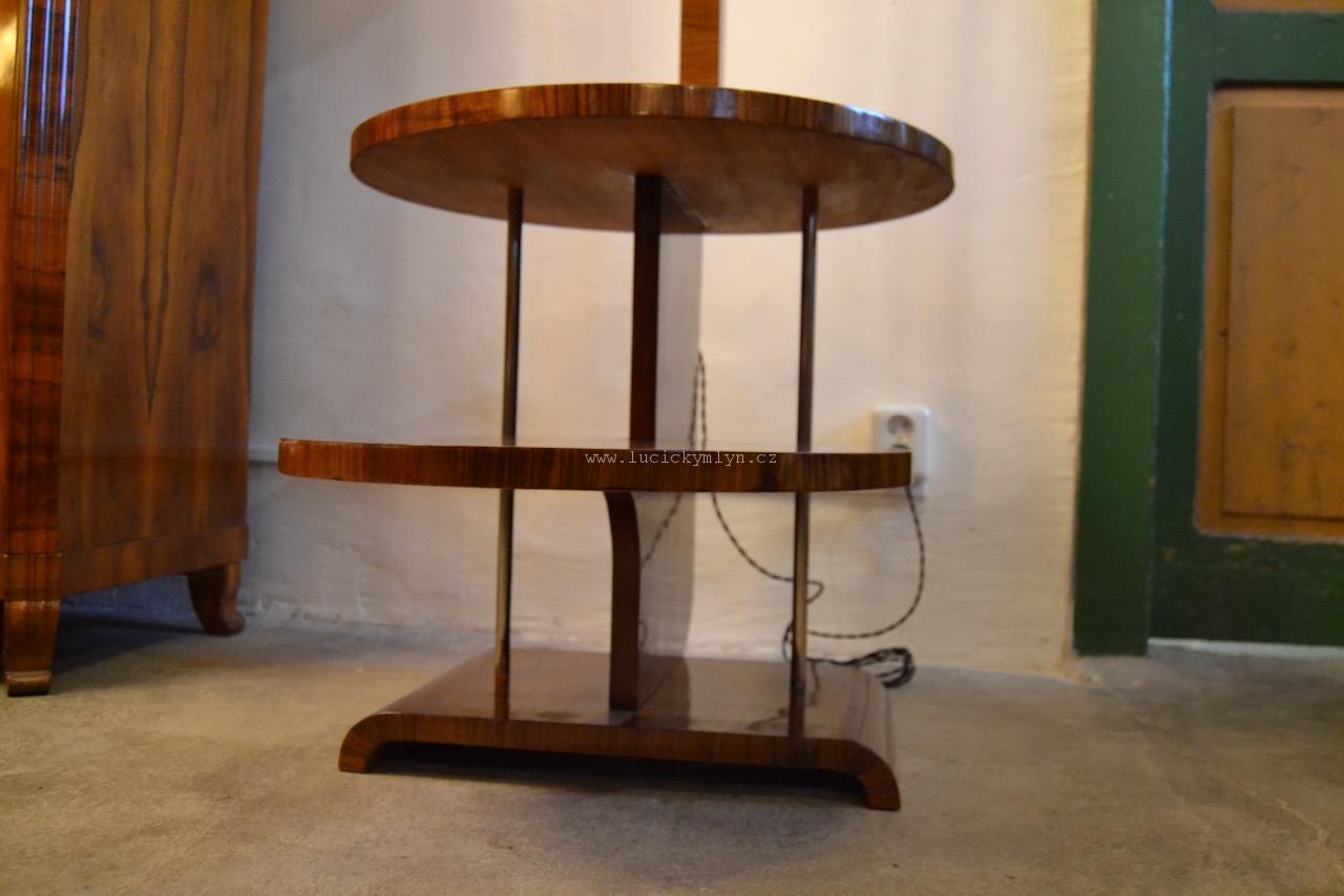 Stojací prvorepubliková lampa se dvěma odkládacími kulatými stolky