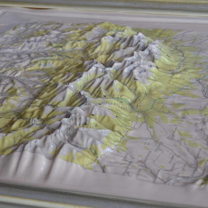 Větší kvalitně plasticky zpracovaná, mapa pohoří TATRY
