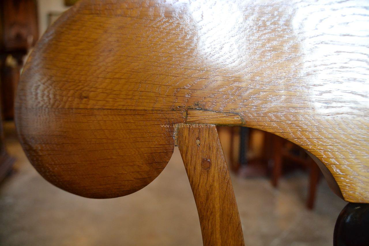Kvalitní a tvarově ušlechtilá židle - biedermeier