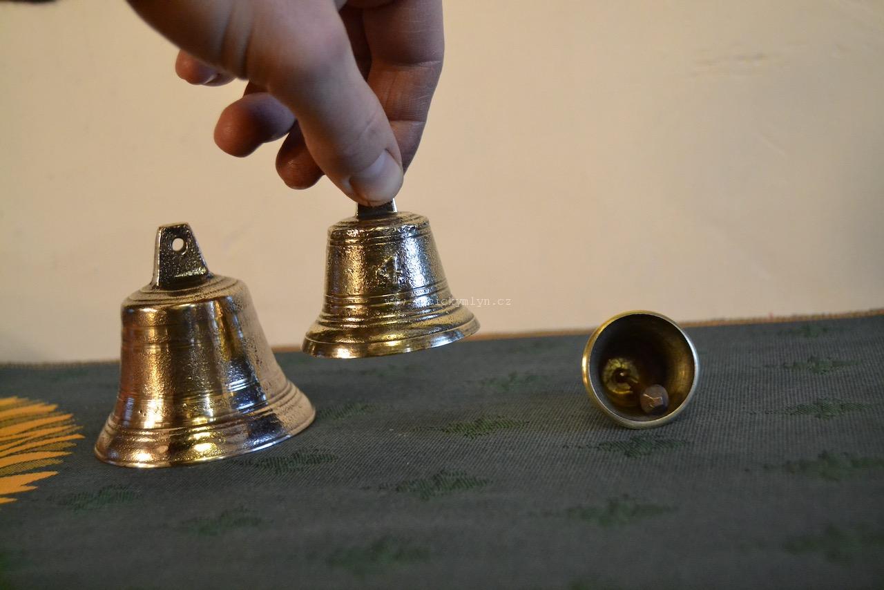 Sada krásně znějících starožitných zvonečků