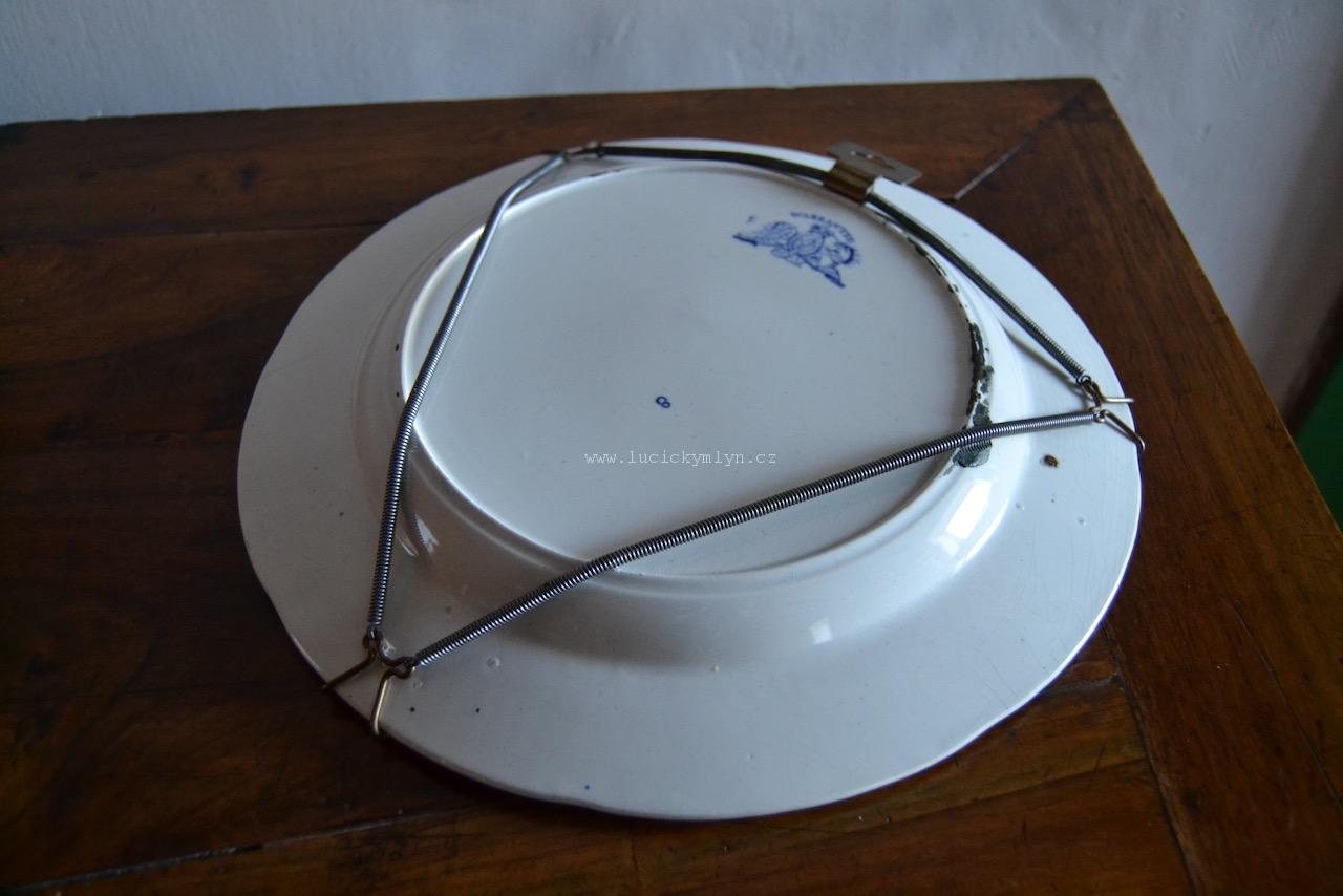 Starožitný modře tištěný talíř