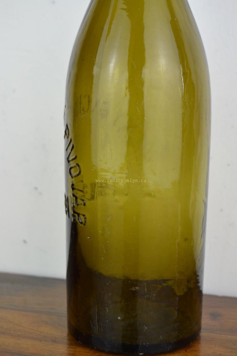 Sada starožitných pivních lahví ČERNA HORA