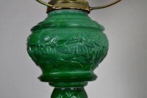 Petrolejová lampa ze zeleného malachitového skla