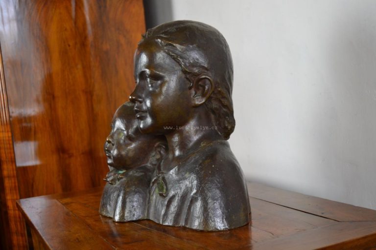Originální umělecká busta dětí provedená z litého bronzu
