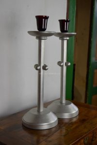 Párové originální rondokubistické svícny ze soustruženého tvrdého dřeva