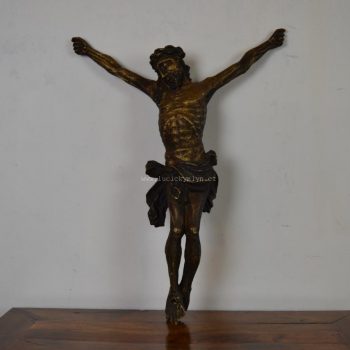 V baroku řezaná plastika Ježíše Krista (17. - 18. stol. výška 63 cm)