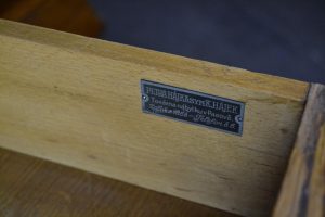 Unikátní pánská pracovna, knihovna a psací stůl - originální český kubismus