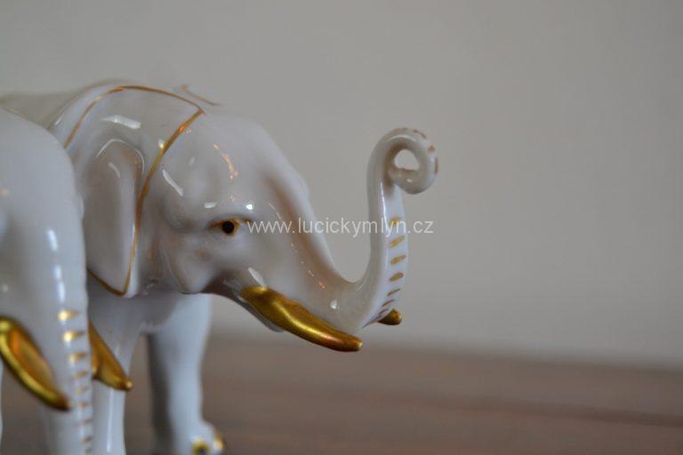 Sloni z porcelánu pro štěstí