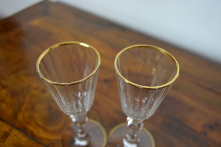 Kvalitnější slabostěnné párové skleničky na likér z poloviny 19. stol.
