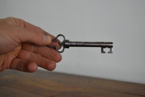 Klíč navržený od samotného mistra Santiniho?