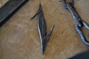kolekce ručně kovaných řeznických nástrojů