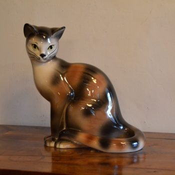 Keramická soška kočky v životní velikosti