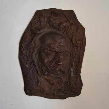Závěsný reliéf s podobiznou Antonína Dvořáka
