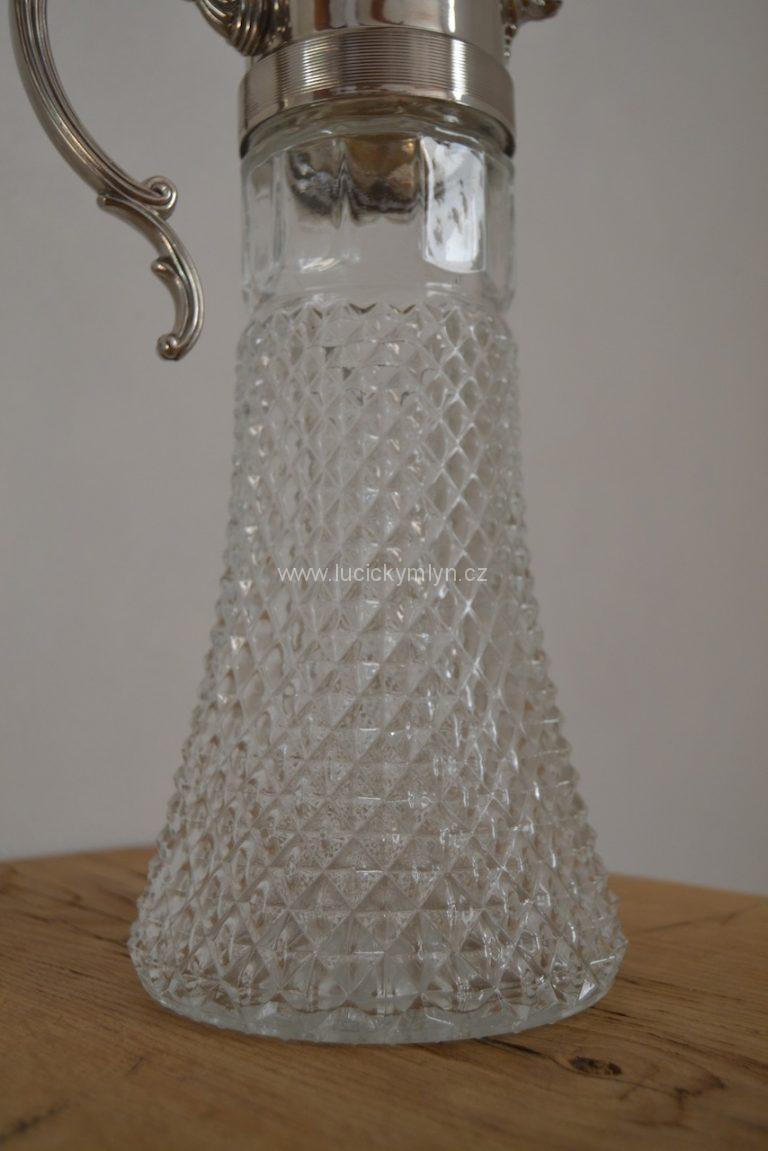 Měšťanská skleněná karafa s vrchní stříbrně pokovenou montáží v empírovém duchu