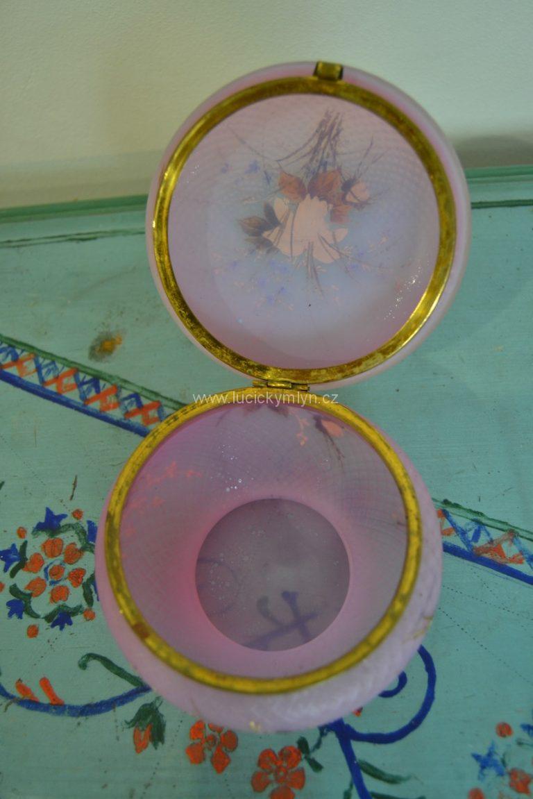 Sběratelská dóza z růžového, jemně síťovaného malovaného skla