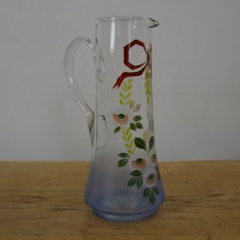 Secesní malovaný džbán z foukaného skla