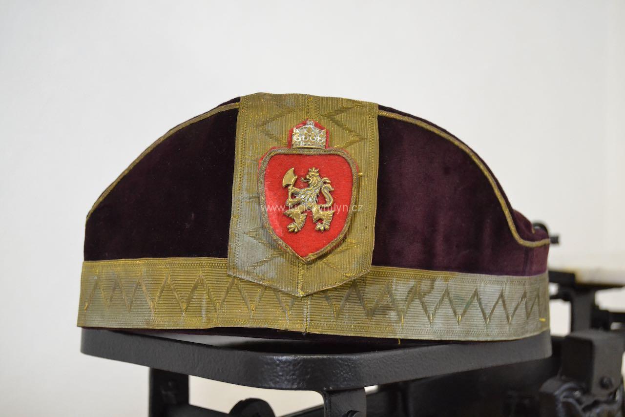 Slavnostní čapka řeznického společenstva Slavnostní čapka řeznického společenstva