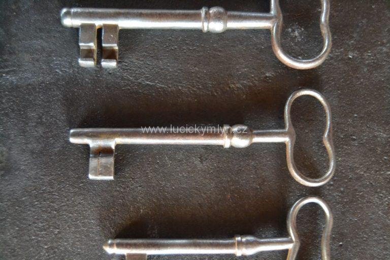 Originálních klíčů biedermeier