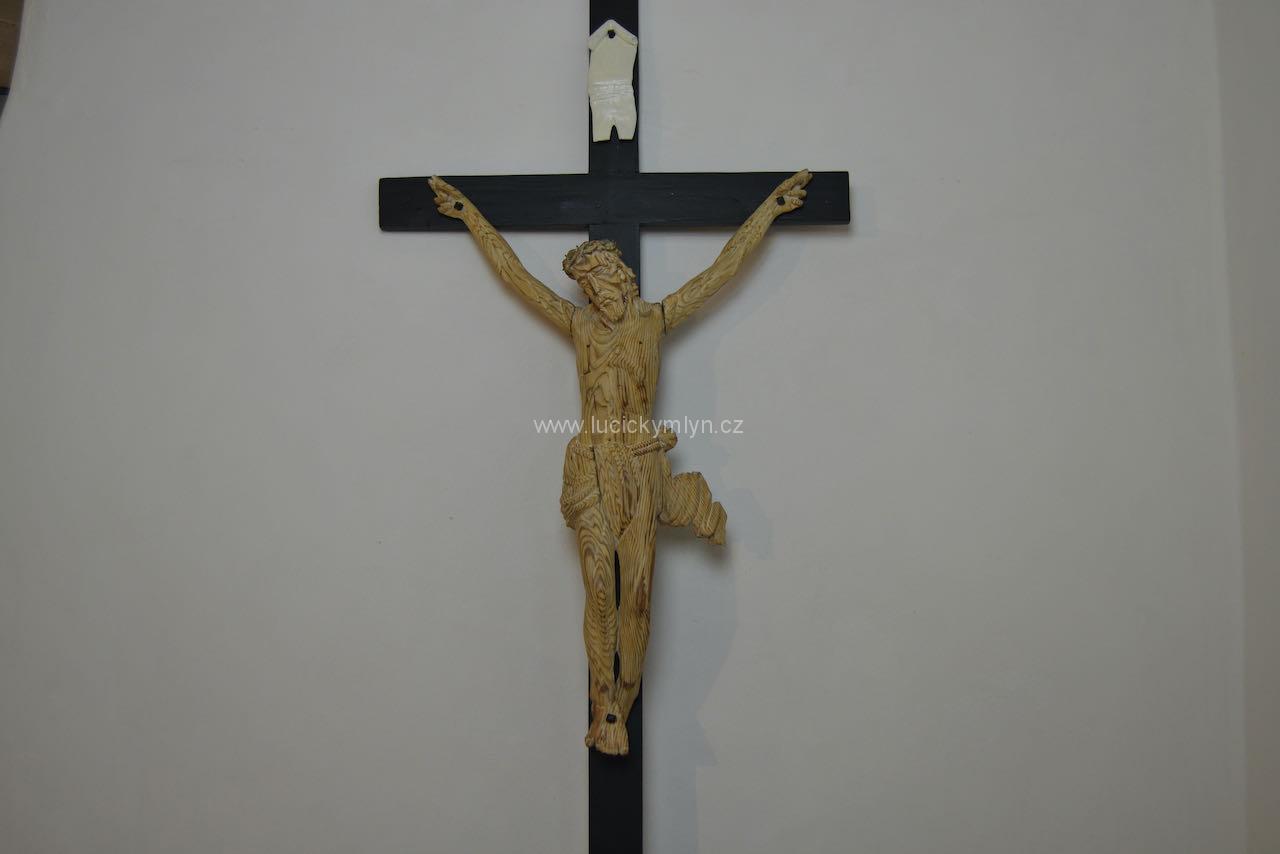 Starožitný ručně řezaný Kristus Starožitný ručně řezaný Kristus