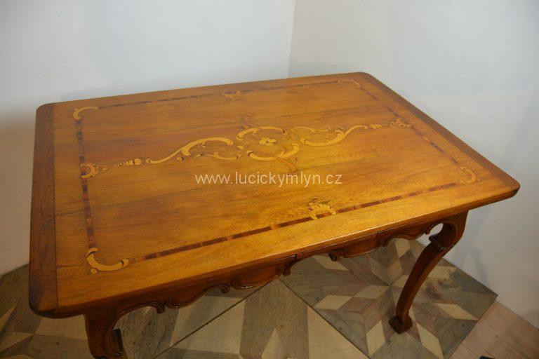 Originální inkrustovaný rokokový stůl