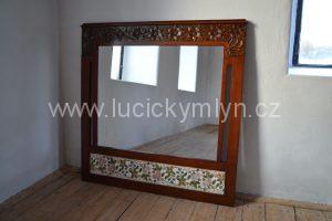 Secesní zrcadlo v řezaném rámu s kachličkami