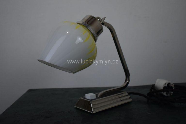 Menší designová retro lampička