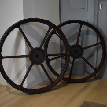 Velká šesti-paprsková kola z lité oceli