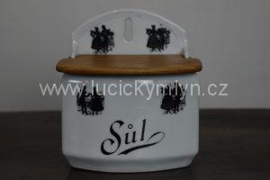 Starožitná závěsná dóza na sůl s oblíbeným motivem rokokových postaviček