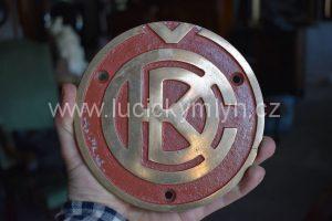 Originální kruhový znak ČKD ze staré dieselové lokomotivy