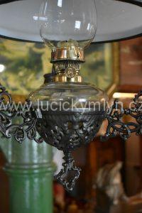 Starožitná závěsná, olejová lampa v honosném neorokokovém stylu