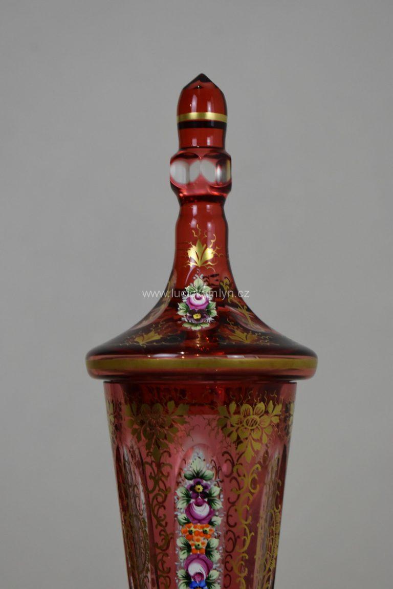 Luxusní starožitný předmět broušený pohár