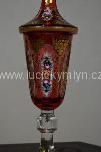 Luxusní starožitný předmět broušený pohár
