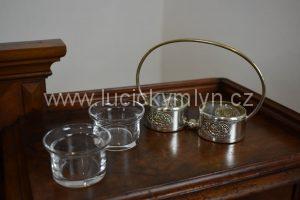 Starožitná stolní, sdružená nádobka na pepř a sůl z postříbřené mosazi