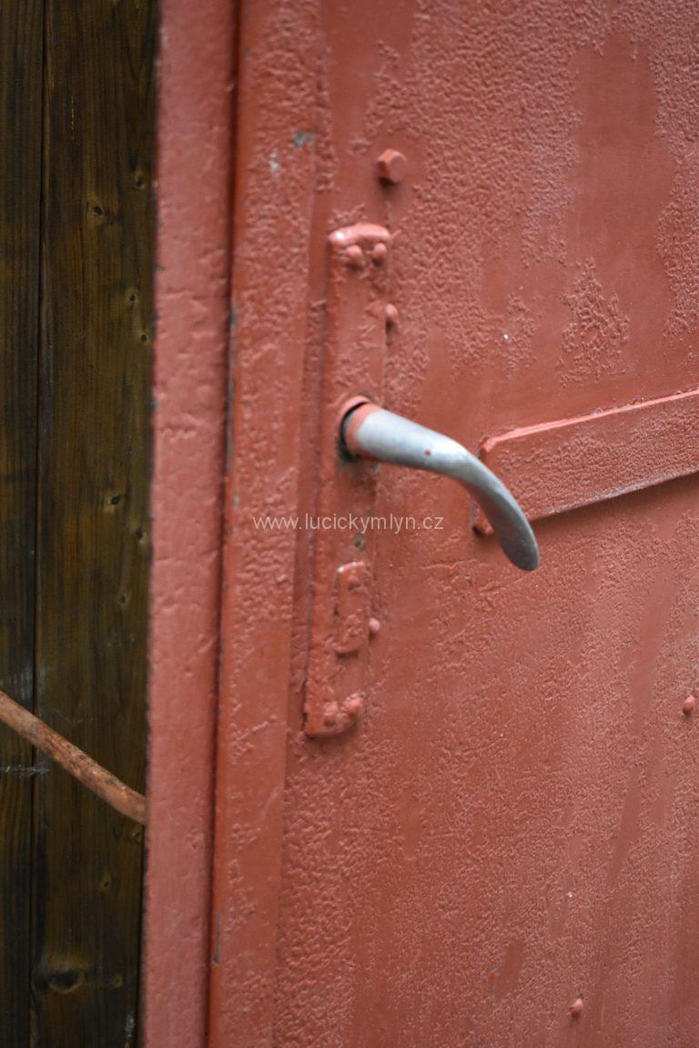 Robustní ocelové dveře